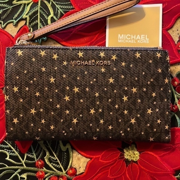 Brand New Michael Kors Phone Case Wristlet Zip Pockets Wallet Brown Gold Stars - Picture 2 of 15